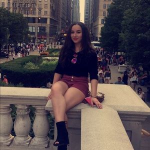 Meet your Posher, Monica